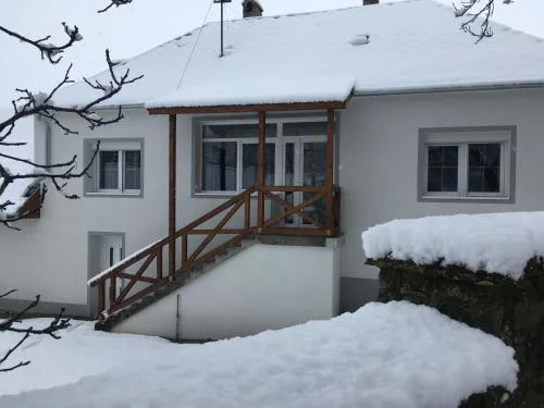 Hűvösvölgy Vendégház
