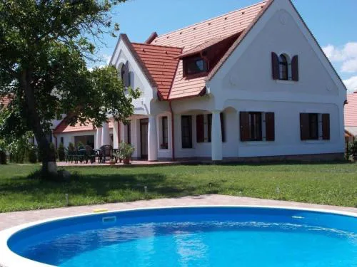 Holiday Home Hétkanyar Vendégház by Interhome