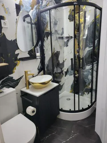 Silver Apartman