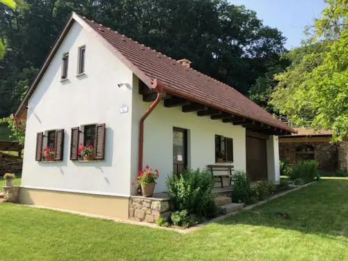 Tücsök Vendégház Óbánya