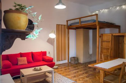 Pine Tree Studio in Historical City Centre
