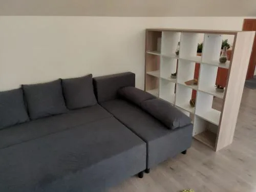 Comfy Attic Near the Airport - Full