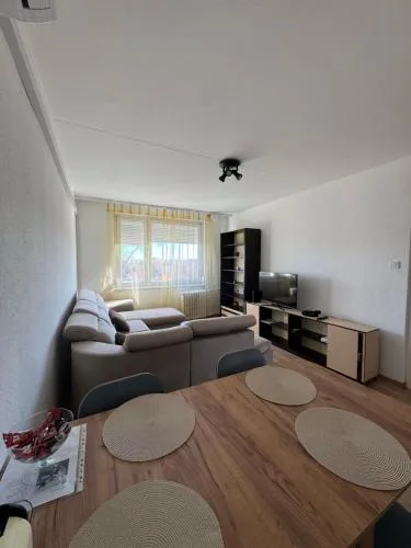Lili Apartman