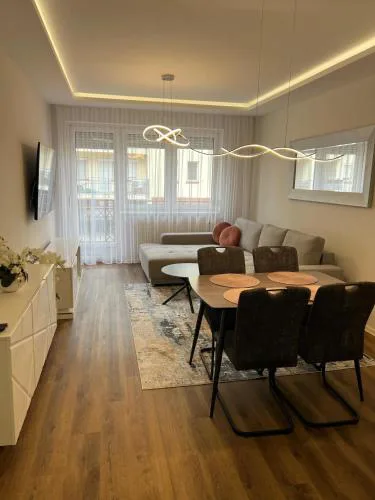 Vivien Apartman