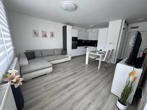 Bajcsy corner apartment FREE PARKING