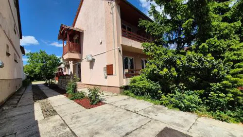 Andi Apartmanház