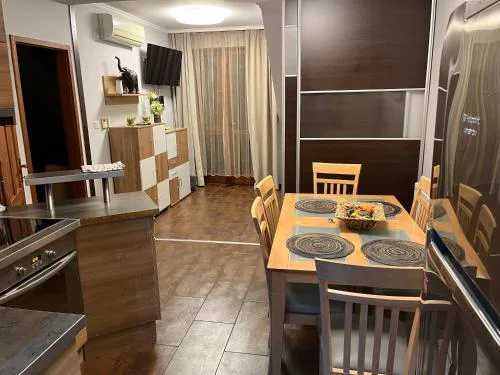 Brookforest Family Apartman