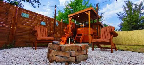Cozy - Private Hot Tub & Garden - Fire Pit - Pet Friendly