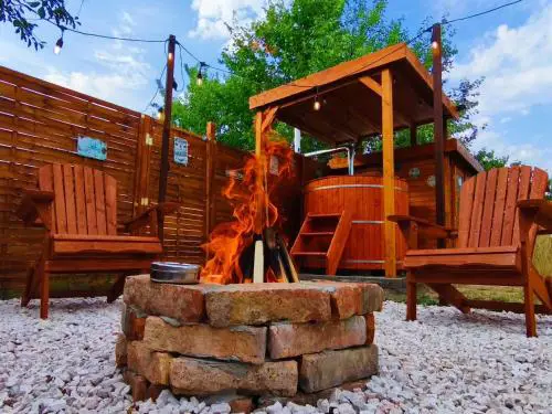 Holiday Home Rust - Privé tuin - Hottub - Wohnmobil - Haustierfreundlich by Interhome