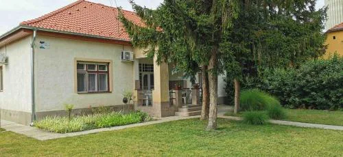 István Apartman