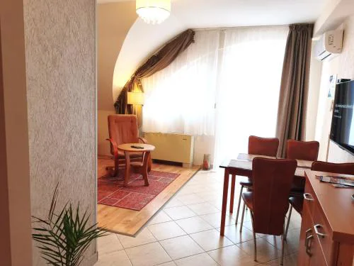 Lola Apartman