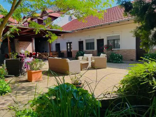 Guest House Romantika Panzio