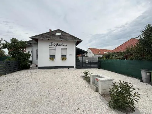 Tó Apartman