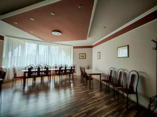 Menta Rooms & Bar
