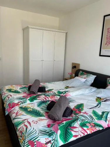Room in the city 2