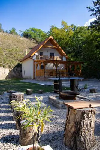 Forest Cottage 2024