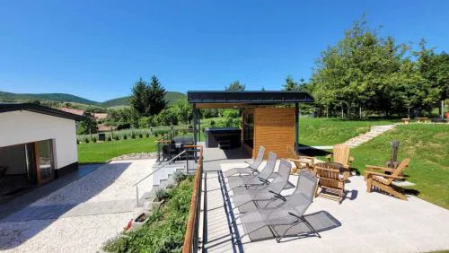 Holiday Home with Hot Tub in Somoskoujfalu 55027