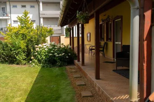 Borostyán Apartmanház