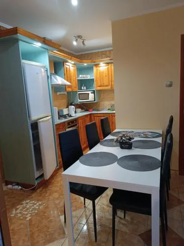 Four Seasons apartman