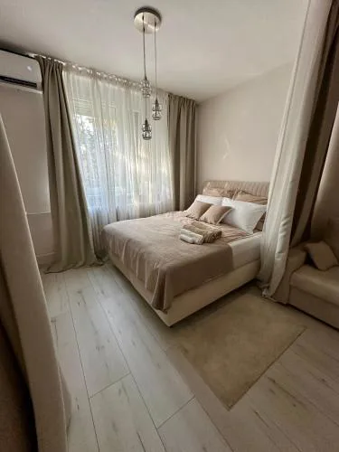 Mate Gold Apartment II