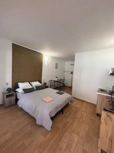 Lola Apartman