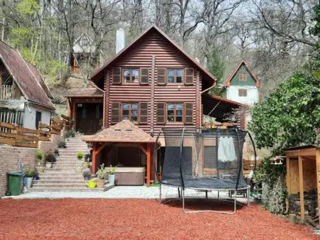 Rönkház Noszvaj