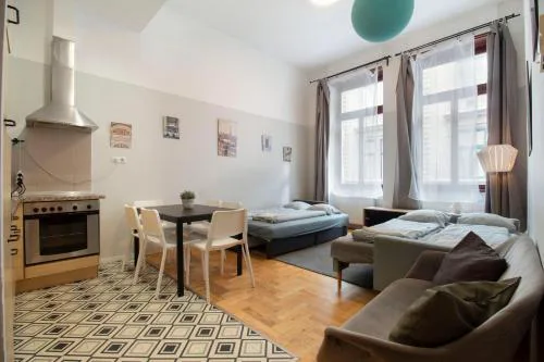 2 Bedroom Central Apt inside Gozsdu Passage