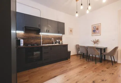 Andrassy Elegance 2BD Central Budapest Hideaway