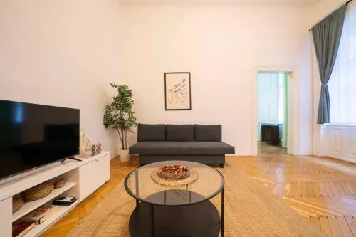 Apartment In City Centre A16