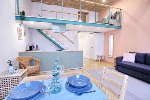 Awesome Budapest Downtown Studio w Balcony & Free Private Parking