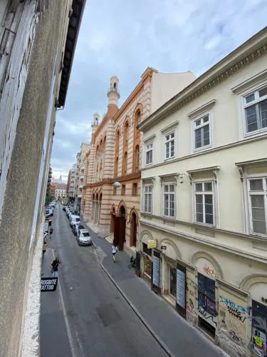 Best Location in the Heart of the City, 2 bedrooms, 2 bathrooms