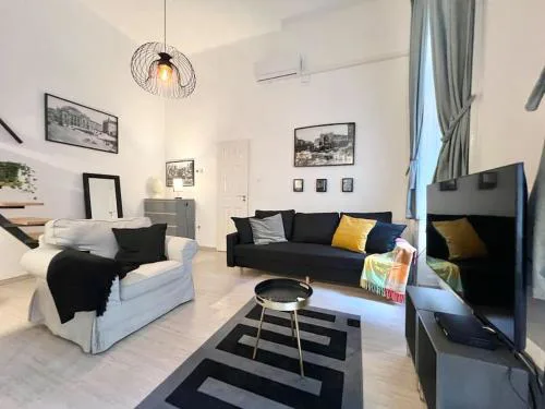 Best Location up to 6 guests