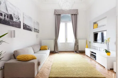BpR Sophisticated Astoria Suite with Balcony