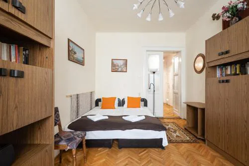 BpR W21 Retro Home with balcony