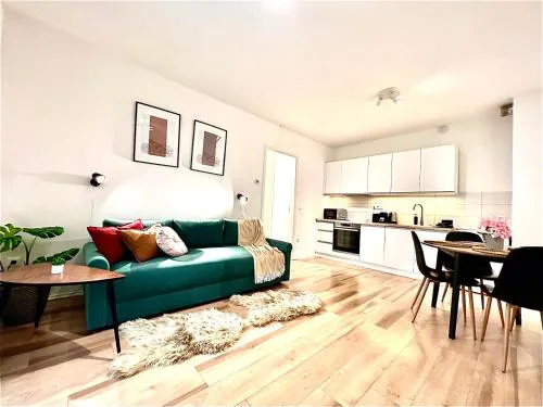 Brand New Modern Apartment-Balcony-Garage