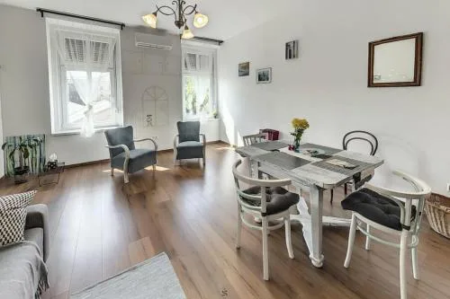 Bright sunny apt at Keleti station,near citycenter