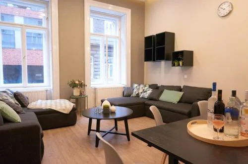 Brooklyn Style Residence in the city with your own beer tap