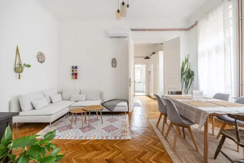 Cedar Suite Apartment
