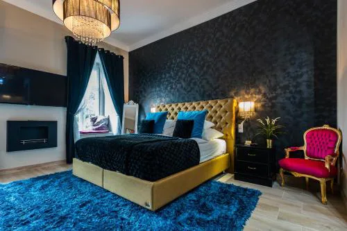 Center of the Center, The Grand Deluxe