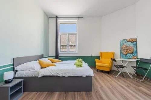 Central and Cozy Apartments K67