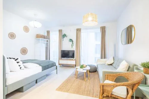 Central - Comfy - NEW