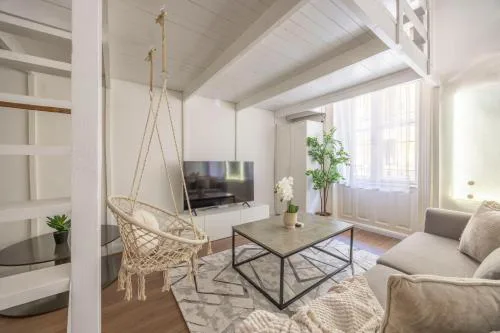 Central Cozy & Dream Home next to the Famous Synagogue