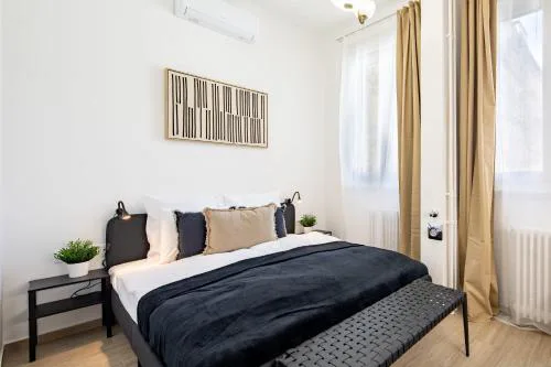 Central - Stylish New Studio - AC