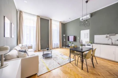Charming & Cozy Central Elizabeth Apartment