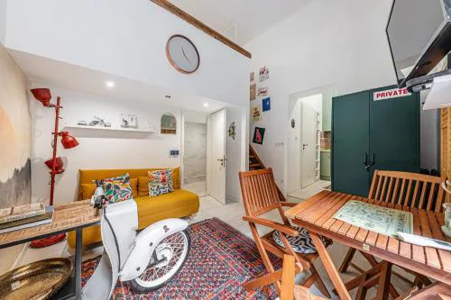 Charming Suite & The Hidden Gem on Akacfa str
