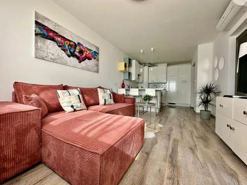 City Break Apartment - PRIVATE GARAGE, AC, BALCONY