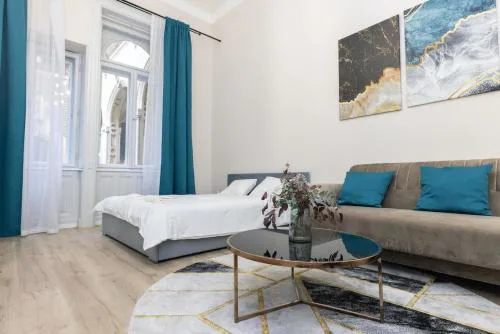 City Center 2 Bedroom Apartment!