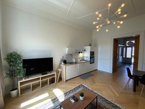 CITY CENTER 3, elegant and cozy 2br in city center!
