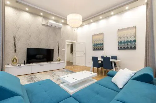 City Center Grand Luxury w 2BR/2BT
