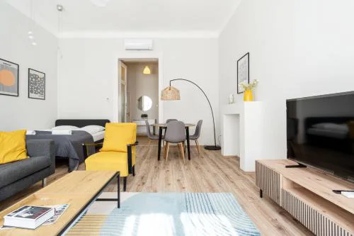 Cosy Castleside Apartment